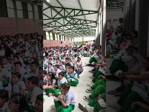 Libélula dorada, espectáculo de títeres. 80 años #Colegionacional Guateque Boyacá.