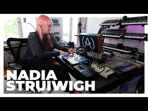 Nadia Struiwigh builds a beat on the Korg Electribe EMX-1 – In the studio
