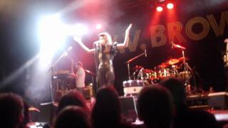 VV Brown - Leave à Paris (Elysée Montmartre) HD