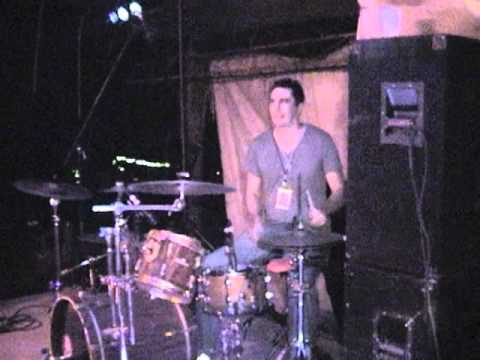 Dova Grove- My Grief Still Grows (Live@FallBall9)