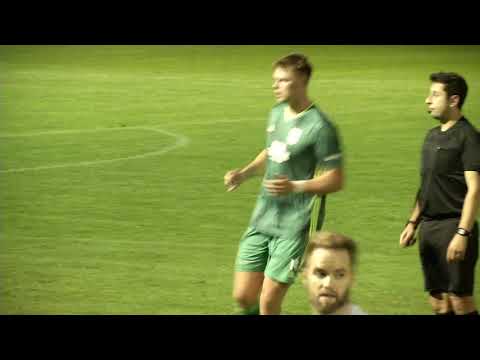 Harter Fight unter Flutlicht