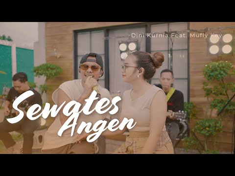 Mufly Key Official and Dini Kurnia Official