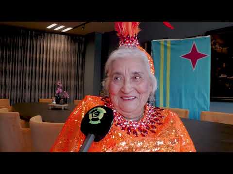 91-jarige carnavalsprinses 'Ita' van Aruba geniet van alle aandacht: 'Trots op haar'