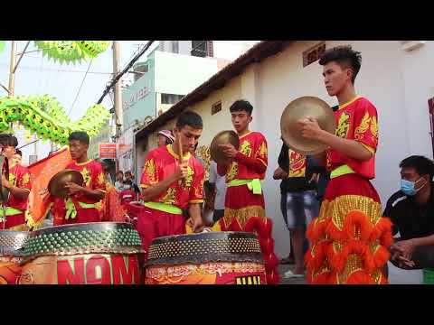 đánh trống mùa rồng cực hay.của đoàn lân sư rồng Nam Hoa đến từ thành phố biển Phan Thiết