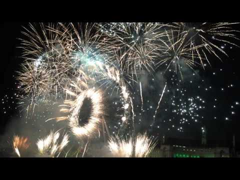 London Welcomes 2016 With 19-Minute Firework Display