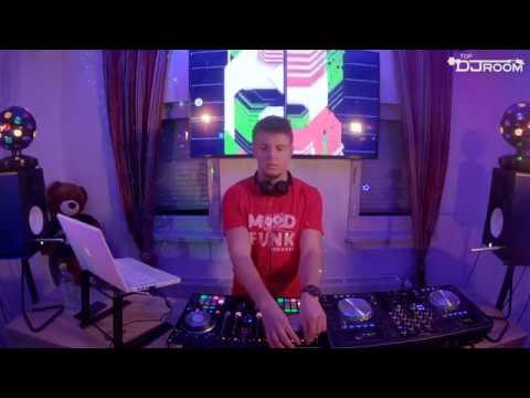 Top DJ Room w/ Yakka - EP#26