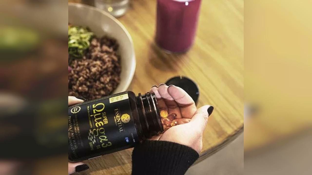 Miniatura da avaliação em vídeo de Ômega 3 Essential Nutrition Premium 500mg 240 Cápsulas