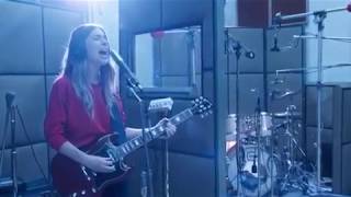 Haim - Nothing's Wrong (Live Studio)