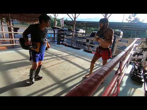 Alex Bublea pad work with Arjan Bom at Buakaw Village 11.09.2018