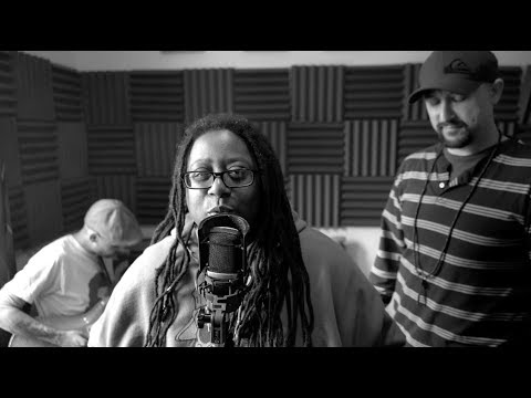 Shalom the Poet ft. Seti Tzu & Redeyedcoyote [BRIDGESIDE BARS #26]