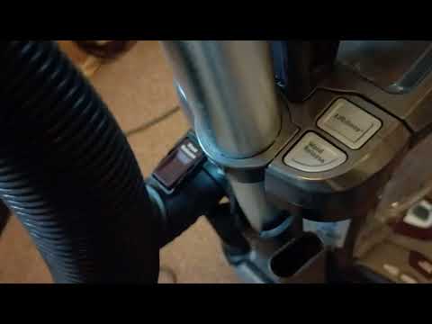 Shark Lift Away Vacuum Cleaner - Wand Release Button Jammed - FIX! (NV601)