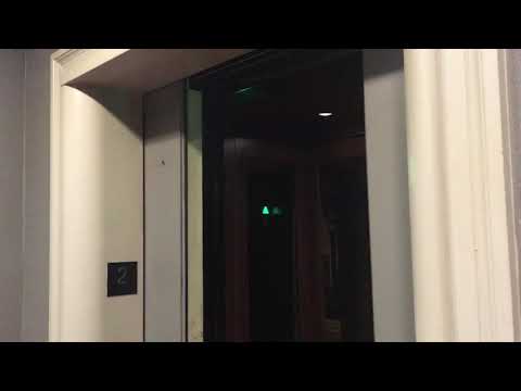 Elevator Queen & Crescent Hotel