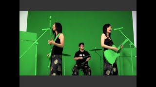 Music video thumbnail preview for 近距離恋愛 / GO!GO!7188 by GO!GO!7188