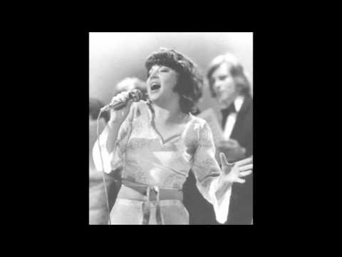 Věra Špinarová - Čím je louka louce blízká