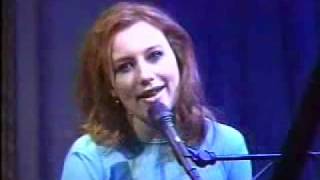 Tori Amos - In the Springtime of His Voodoo Live  @Late Night with Conan O'Brien. May, 15, 1996