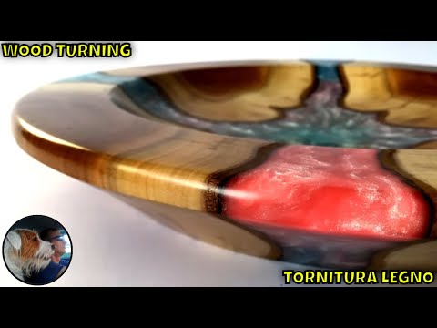 PIATTO IN LEGNO E RESINA EPOSSIDICA