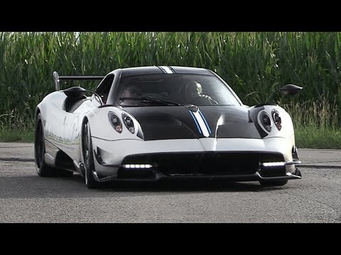 Pagani Huayra BC Accelerations & Spitting Blue Flames On Upshifts!