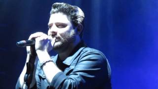 Chris Young sings The Christmas Song in Knoxville Tn 12-10-16