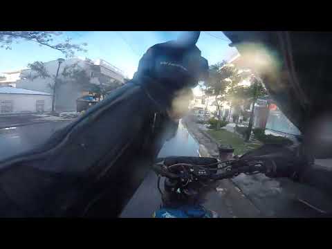 ttr 600 and xt 600 wheelies...ttr 600 wheelie crash