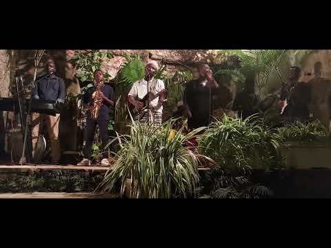 Tofa Boy ft. Sabine Kouli - Nahissia nawe extract