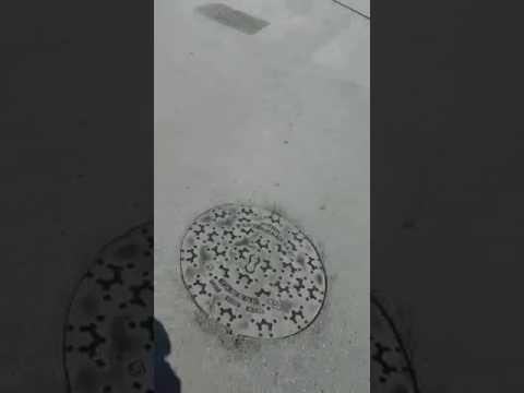 MONDRAGONE. Il tombino del cimitero....