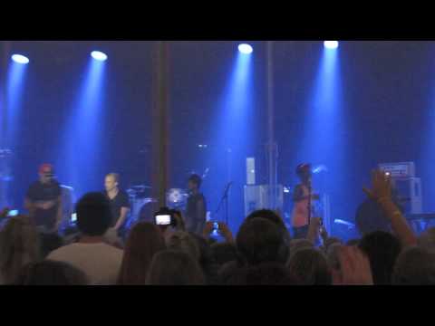Pastorit - Meit ei kiinnosta (feat Immanuel) - Live@YC2013