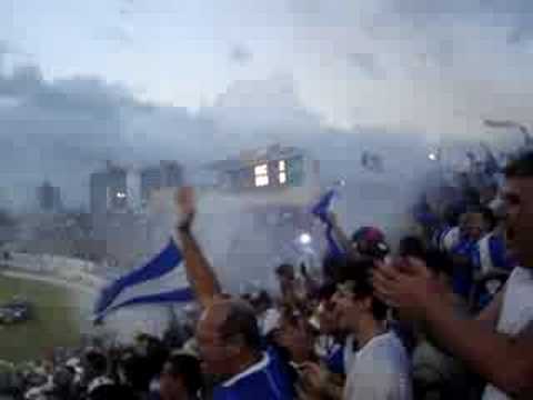 Festa da torcida do Confiança na vitória por 2 a...
