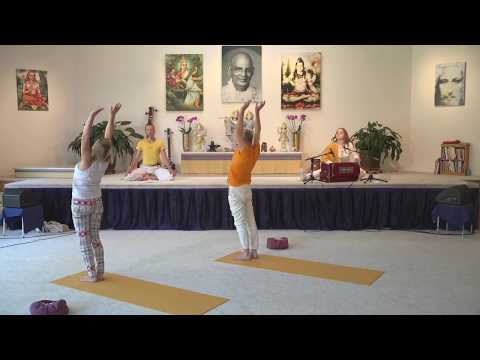 Mantra-Yogastunde mit Nilakantha und Radha Prema - Live 9:15 Uhr 21.04.2020