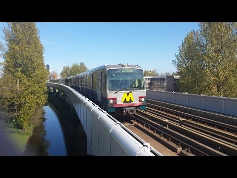 RET Metro 3*Type T komt aan op station Slotlaan in Capelle a/d IJssel richting De Akkers