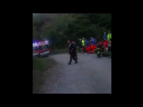 video salvataggio ciclista caduto in bosco montemurlo