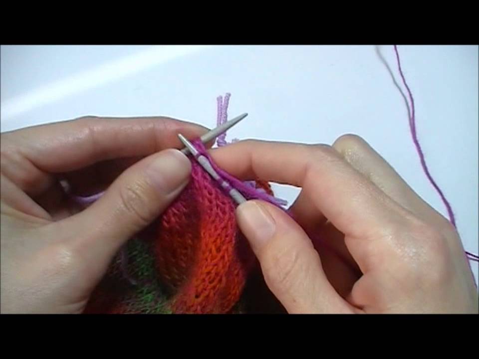 Muts breien op een rondbreinaald