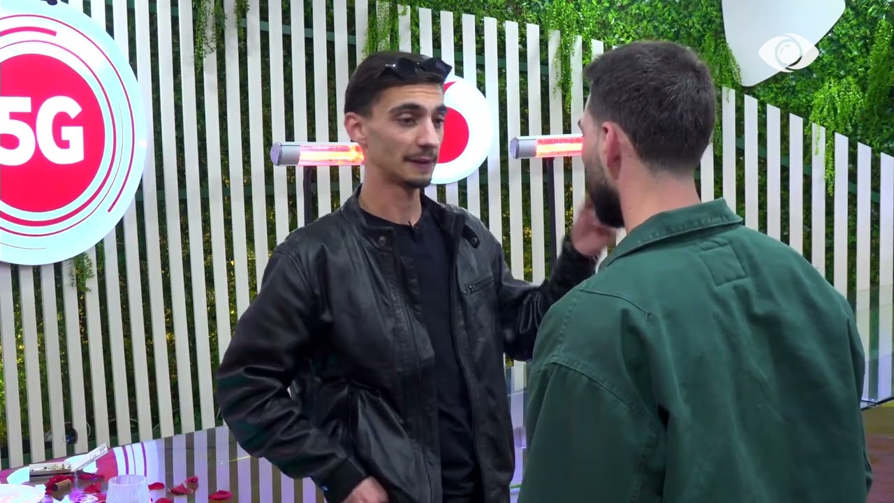 Takim romantik me speca djegës/ Angelo bisedon me Juxhinin për darkën e Keijsit dhe Stelinës