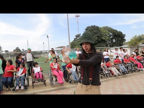 Risas y diversiones tras un mismo objetivo: Ayudar