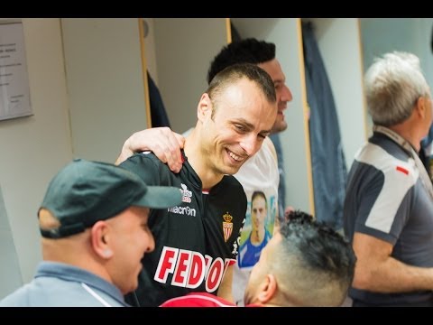 Berbatov's reaction after his new goal against Lyon - AS Monaco - 2014