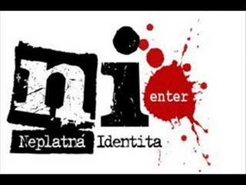 Neplatná IDentita-pohřeb