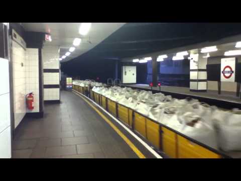 London Underground engineering tube train at Tower Hill - 29/7/11