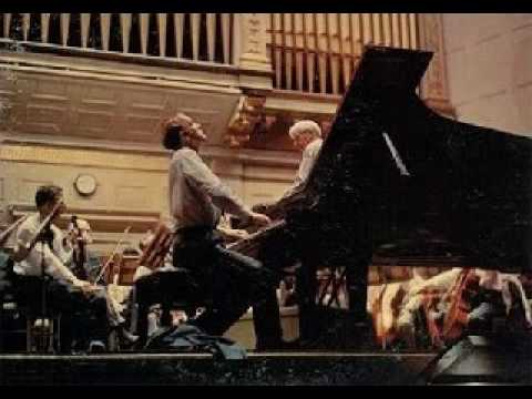Sviatoslav Richter plays Tchaikovsky Concerto No. 1 in B-flat minor, Op. 23 (2/4)