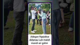 Download lagu Adegan Ngejebur didanau Lah malah mandi air galon #selebriti mp3