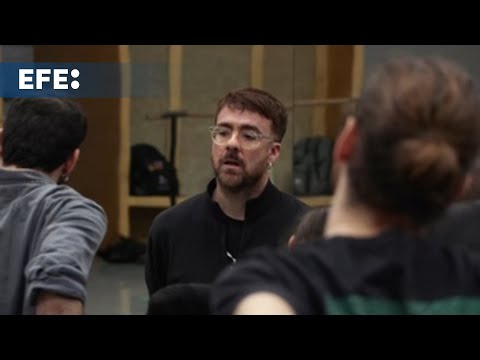 El español Marcos Morau juega con el lenguaje clásico en su debut en la Ópera de París