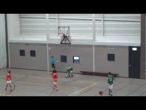 KNVB Kerstzaalvoetbaltoernooi: Zeerobben D2 - Berlikum D1