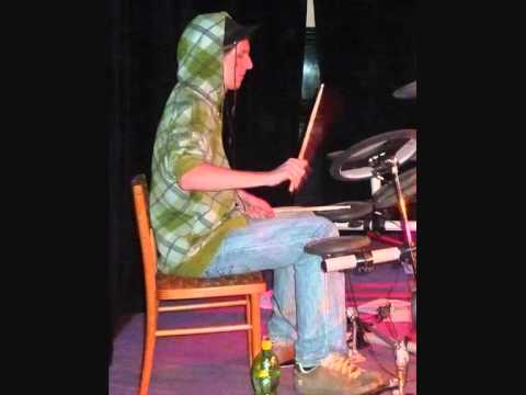 Dooshi - Kdo Je To Dooshi (prod.Emeikey)