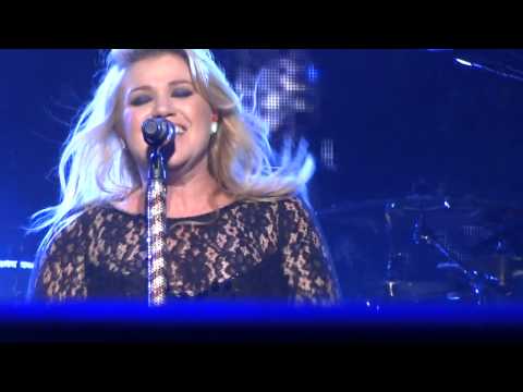 Kelly Clarkson - NEVER LOVED A MAN DARIEN LAKE SEPT 4 2013