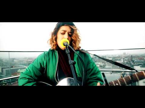 Avsnitt 1: Linnéa Samia Khalil - Rooftop Sessions