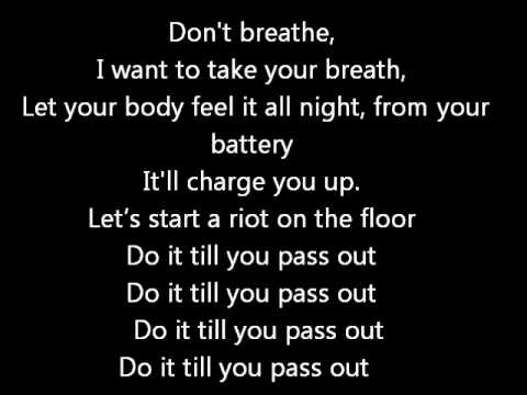 download lagu mp3 mp4 Chris Brown Pass Out Lyrics, download lagu Chris Brown Pass Out Lyrics gratis, unduh video klip Chris Brown Pass Out Lyrics