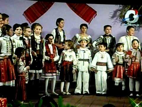 Ansamblul Doina Mischiului - Colinda Stele stalucesc - Spectacol Craciun Mischii