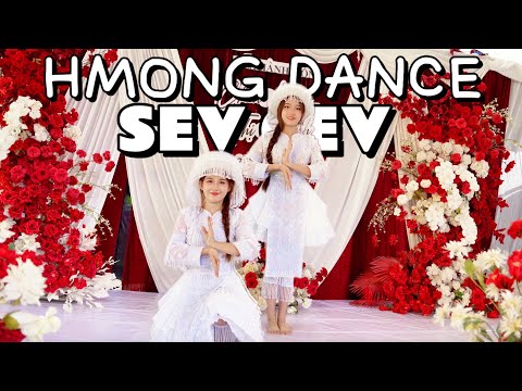 Seev cev kuv me nplooj siab-Lis Koob Xyooj | hmong girl dancing at wedding |小平和小花在跳舞。