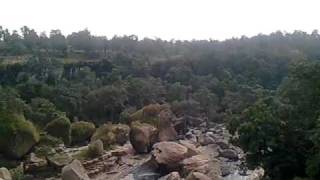 preview picture of video 'Amritdhara-waterfall (Hasdeo River) India Video0059.mp4'