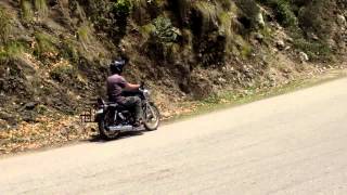 preview picture of video 'Riding Royal Enfield Thunderbird 500cc'