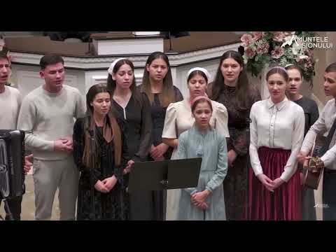 Grup de tineri - „ Eu stau pe stanca ,si nu ma clatin “