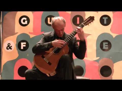 Roberto Aussel interpretando a Isaías Sávio